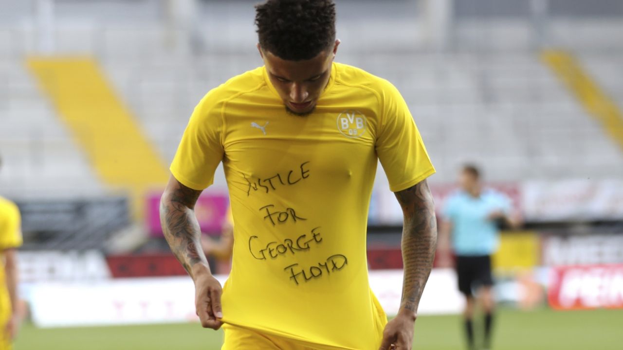 Futbol inglés sí muestra solidaridad; permitirá mensajes de apoyo por justicia a Floyd
