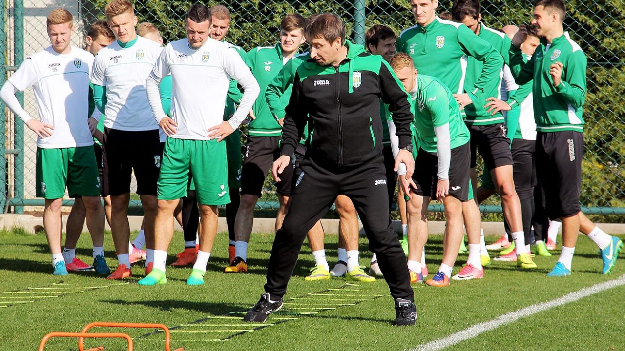 Club ucraniano de futbol reporta ¡25 positivos en su plantel y personal!