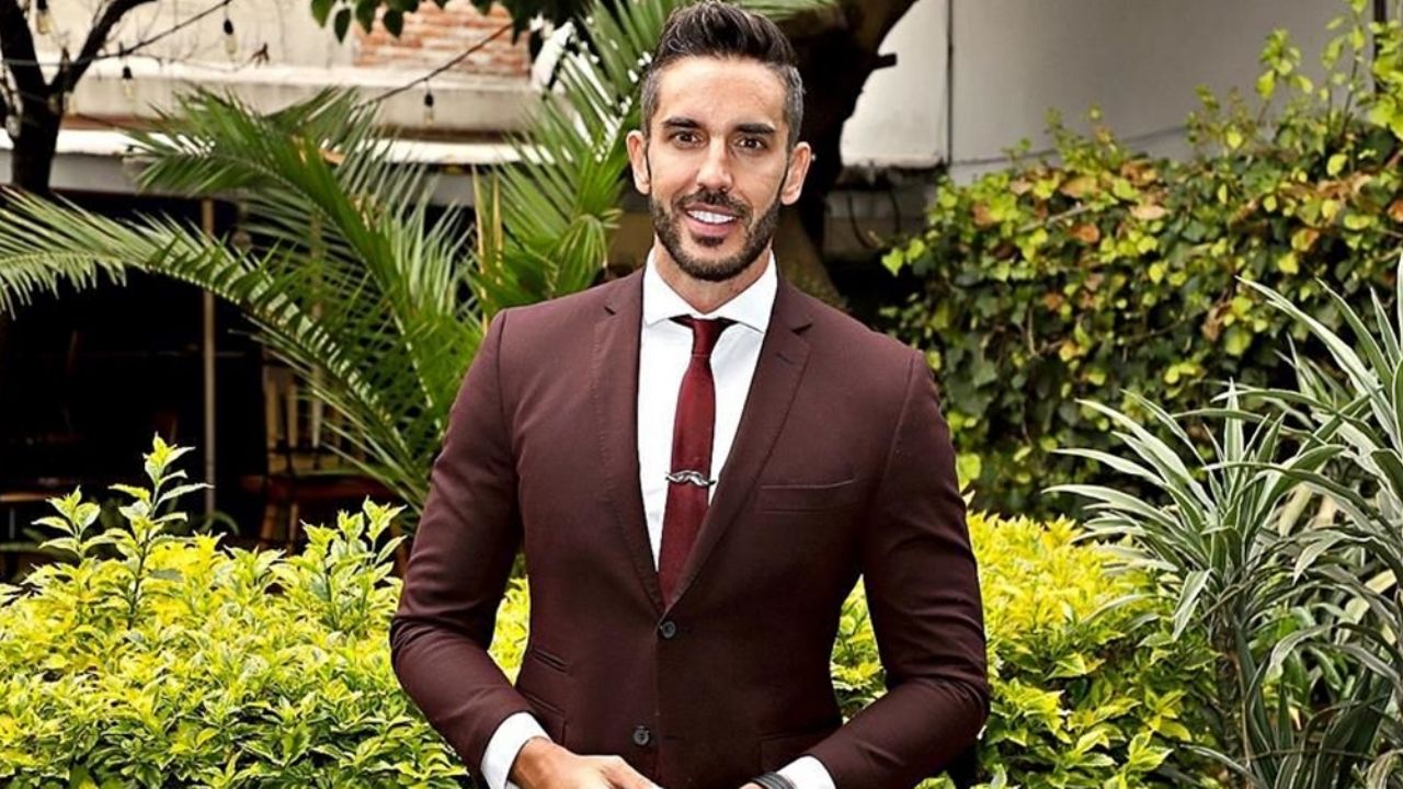 Conductor de ‘Hoy’ cumple doloroso reto en vivo: “Somos hombres señores”