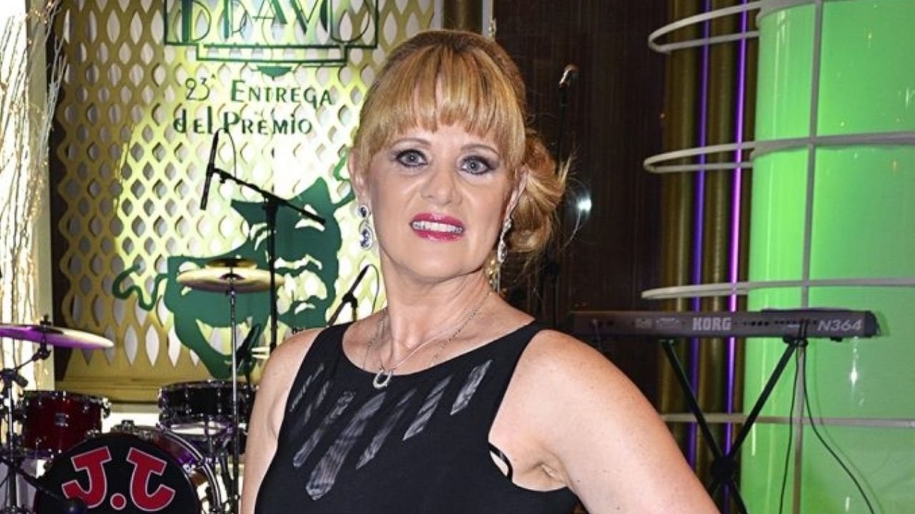 Érika Buenfil presume sus curvas en asfixiantes leggings al ejercitarse: “Está buena la viejona”