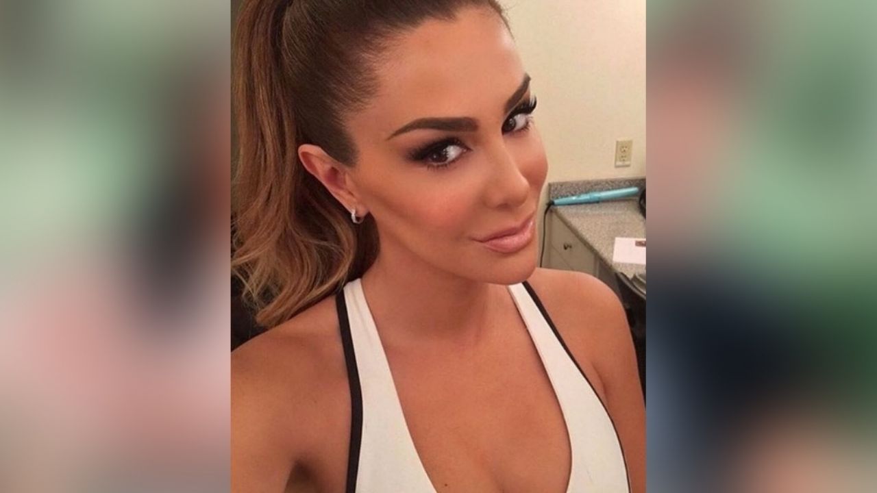 Ninel Conde eleva la temperatura en Instagram en ajustado vestido azul: “Hermosa”