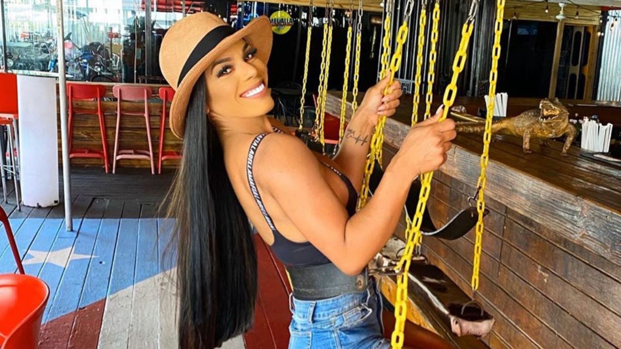 VIDEO: Yarishna Ayala modela su mejor conjunto durante su rutina de glúteos