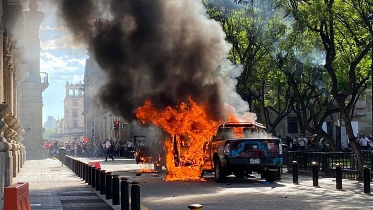 Guadalajara: Causa indignación policía que grita “los vamos a matar” en manifestación