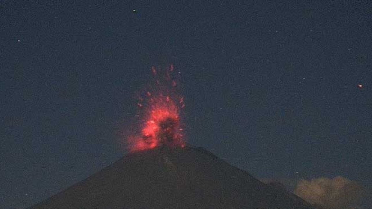 (VIDEO) Popocatépetl: La espectacular explosión nocturna de ‘Don Goyo’