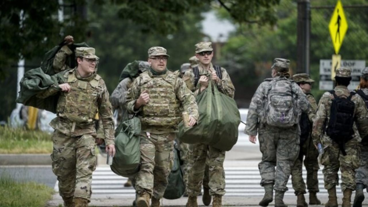 ¡Increíble! Un rayo lesiona a dos militares que resguardaban la Casa Blanca