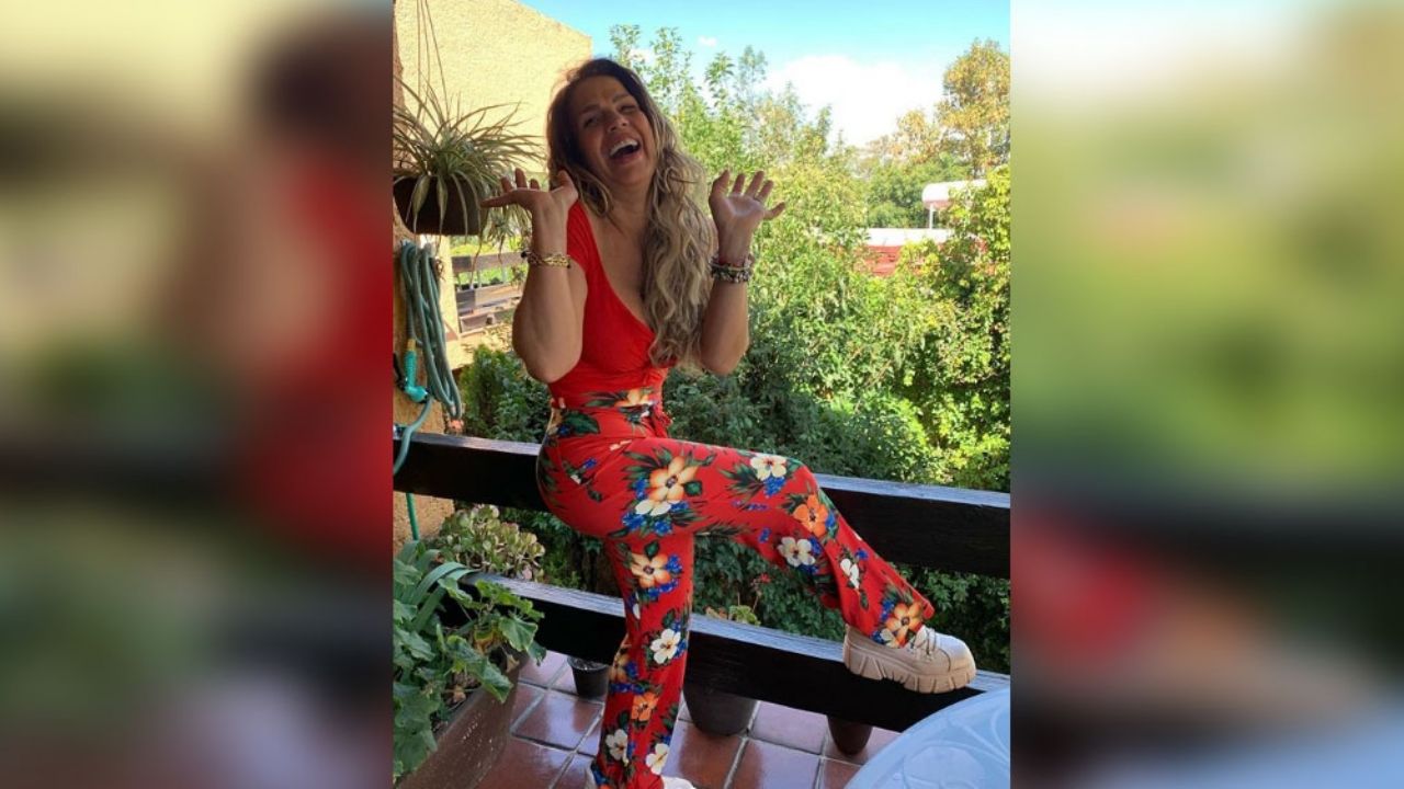 Niurka demuestra que sí baila ¡y en almohadas! para presumir su ‘cuerpower’