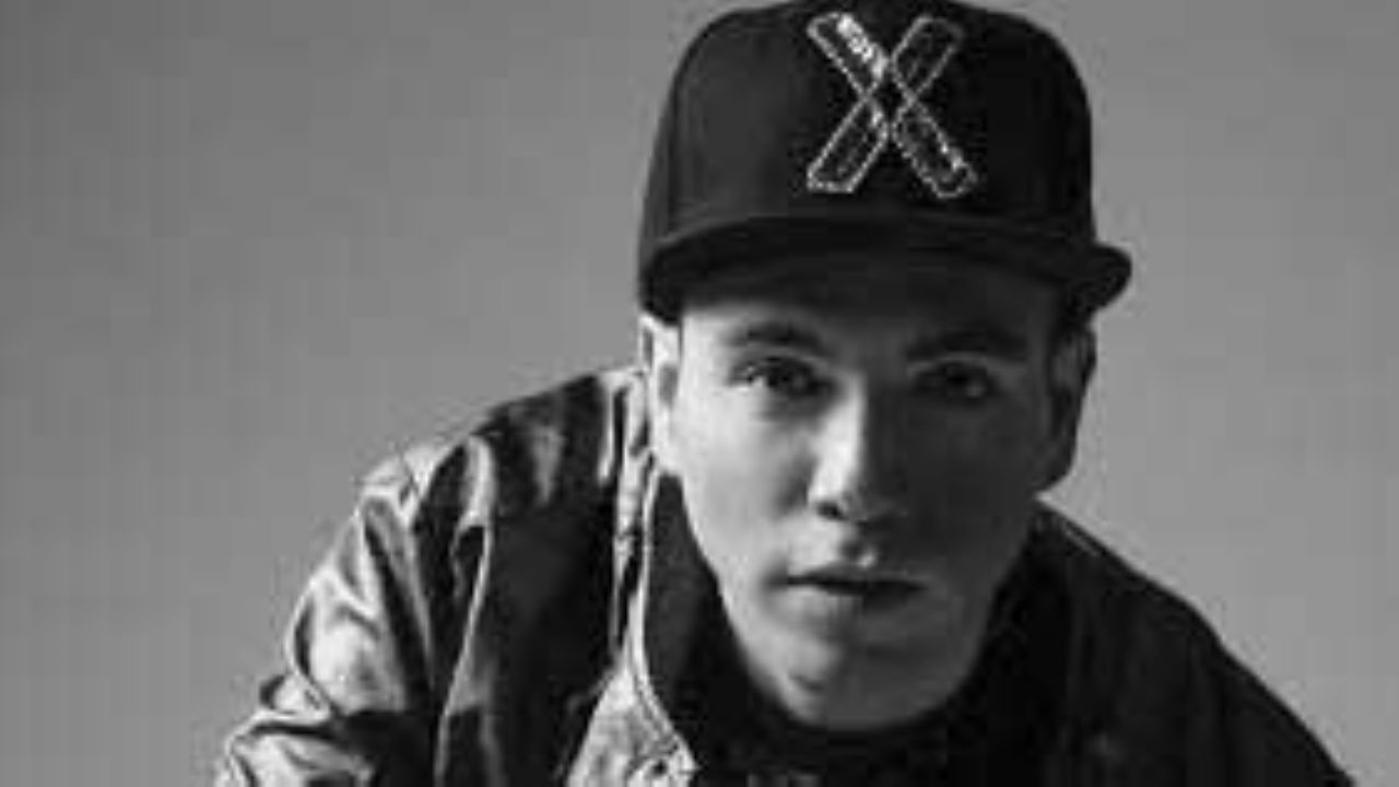 Raymix, el rey de la electrocumbia, sorprende a sus fans con su ‘salida del clóset’