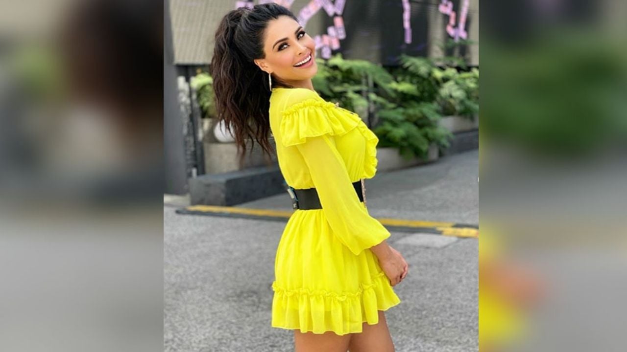 Kristal Silva hace suspirar con descarado escote en ‘vestido de mil bolas’