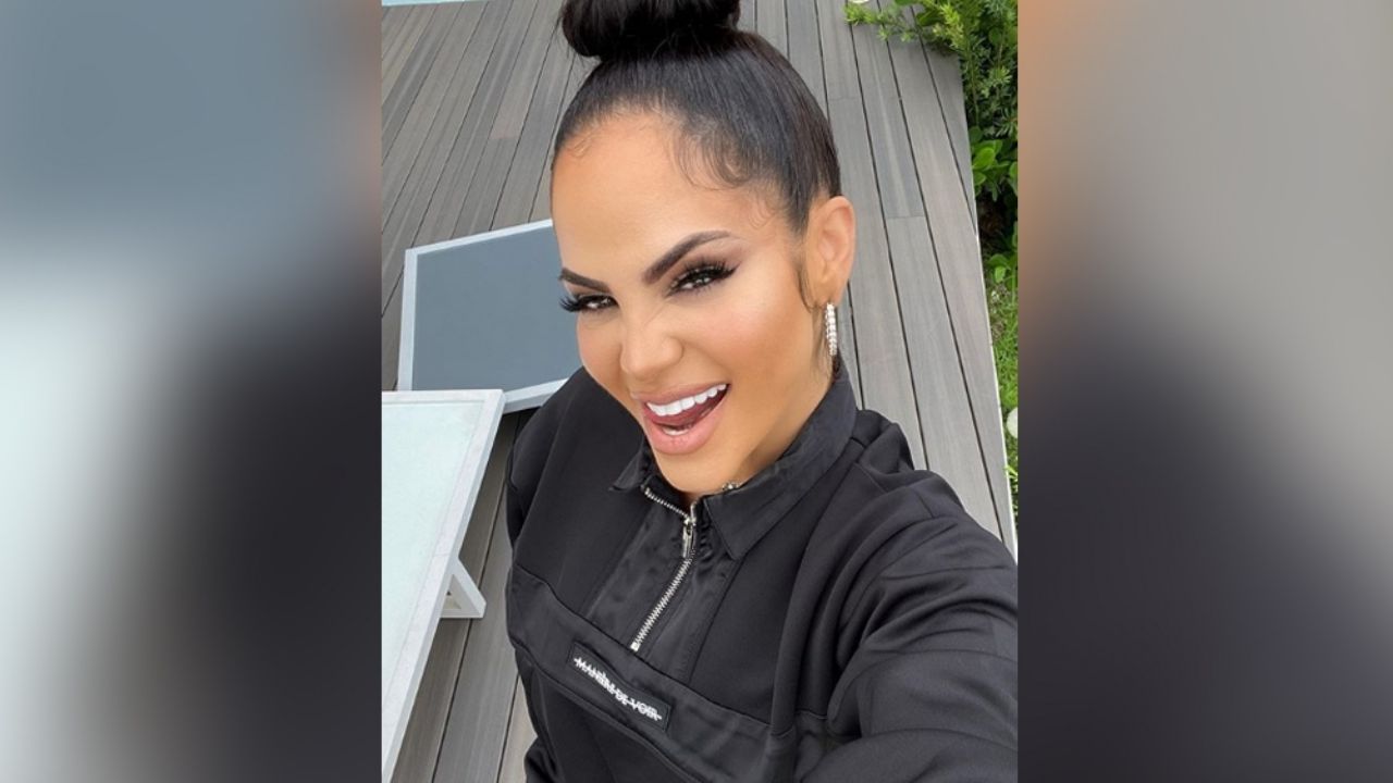 Natti Natasha levanta pasiones en redes a la orilla del mar en entallado ‘outfit’