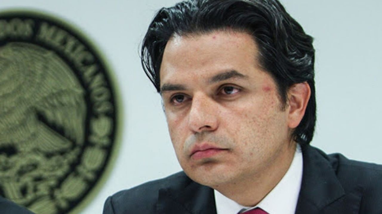 Zoé Robledo, director general del IMSS, da positivo a prueba de coronavirus