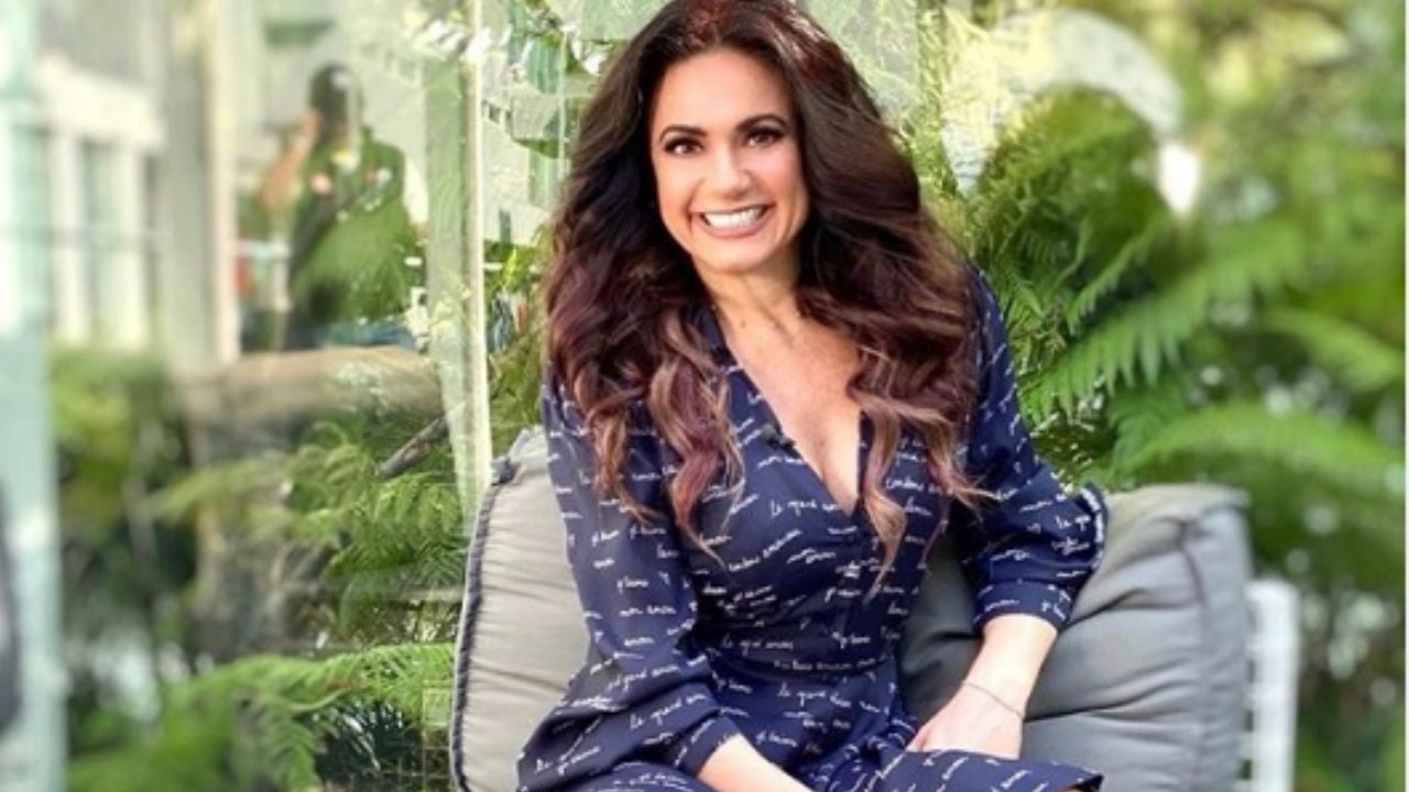 Penélope Menchaca eleva la temperatura al enseñar su enorme trasero en ceñidos leggings