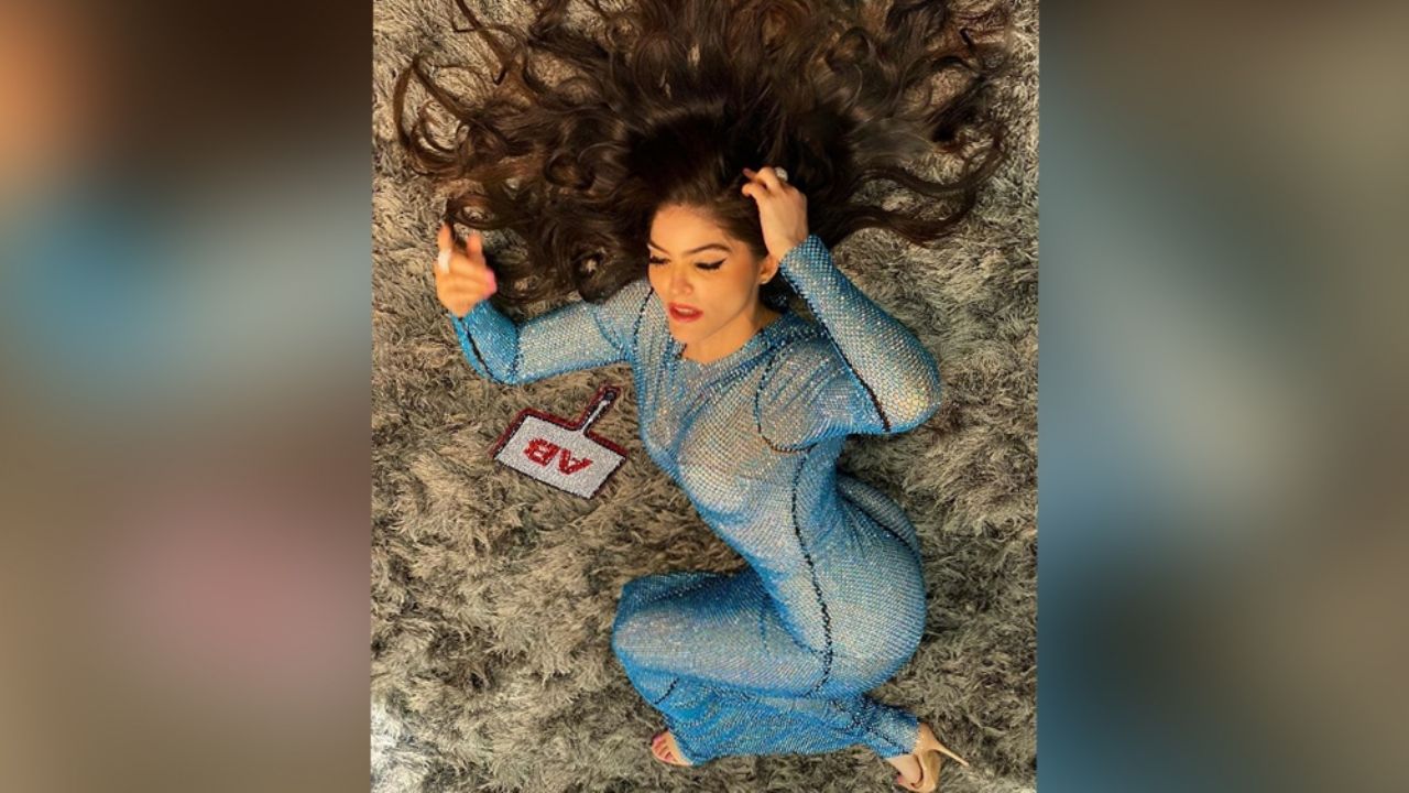 Ana Bárbara con sensual baile en mini bikini negro se roba el aliento de fans