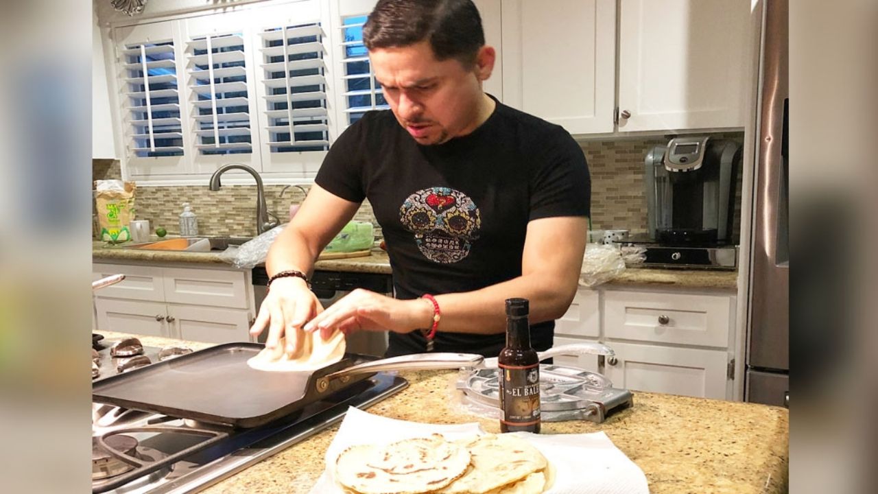 Larry Hernández, cansado de ser mandilón: “No puedo más, me hacen ver como pend…”