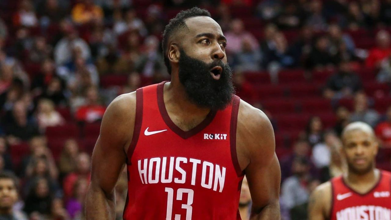 James Harden habría gastado un millón de dólares en club de strippers