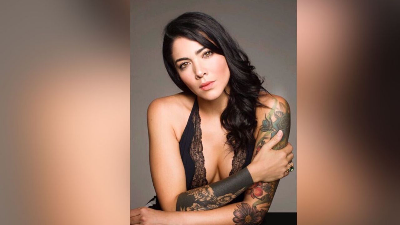 Érika Fernández deleita pupilas al presumir su flexibilidad con bikini más pequeño