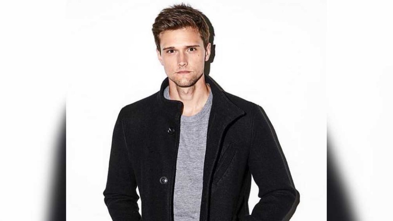 Actor de ‘The Flash’ es despedido por antiguos mensajes misóginos y racistas en Twitter