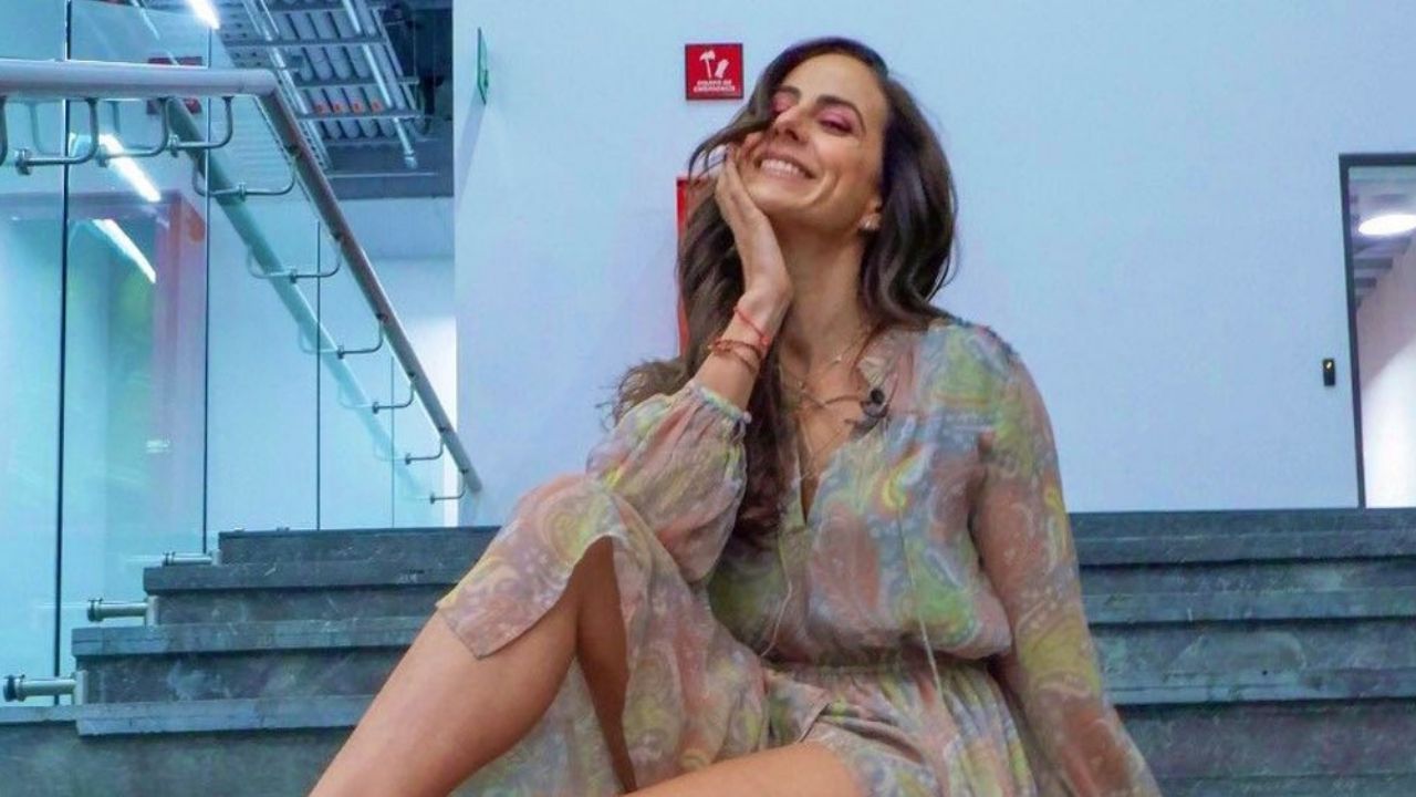 Paulina Mercado, conductora de ‘Sale el Sol’, ‘roba’ suspiros con su vestido
