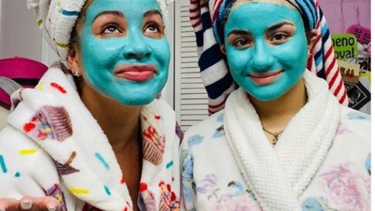 “Quiere toda la atención”: Carolina Sandoval es criticada por ser “grosera” con su hija