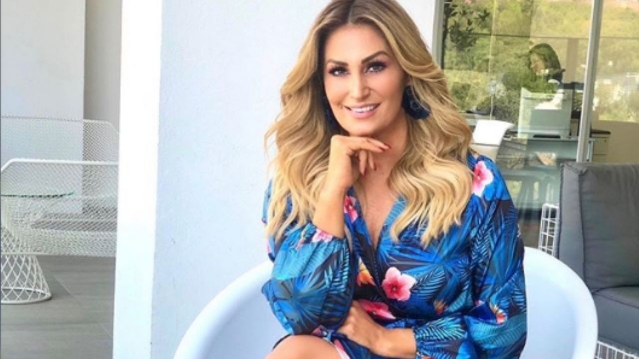 Anette Cuburu derrocha sensualidad en ‘Venga la Alegría’ con apretado pantalón