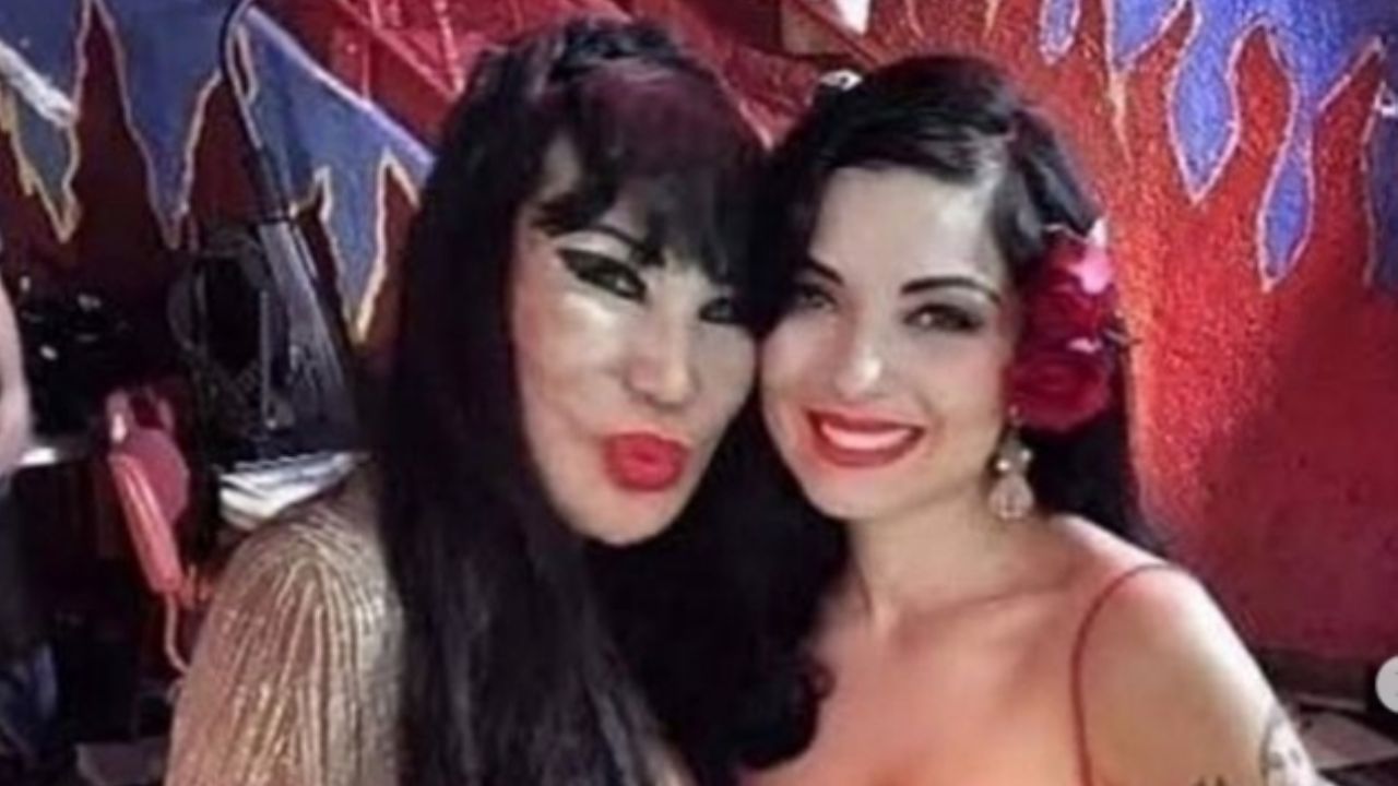“¿Son lesbianas?”: Lyn May impacta al subir fotos casi desnuda acompañada de Mon Laferte