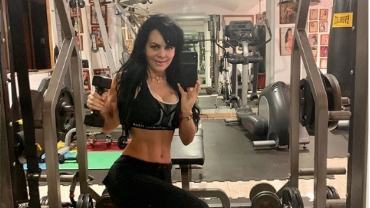 Maribel Guardia hace ‘babear’ a todo Instagram al enseñar sus curvas en apretados leggings