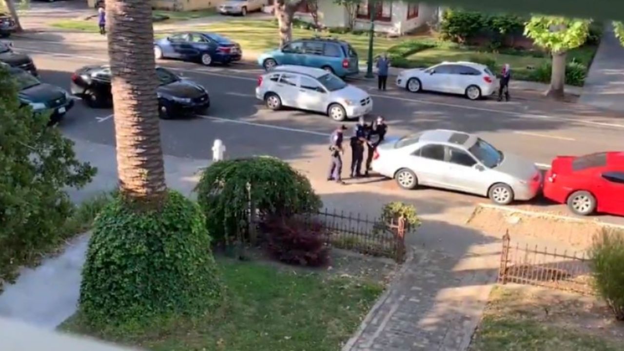 (VIDEO) Hombre afroamericano es arrestado por bailar en la calle: “Trataban de romper mi cuerpo”