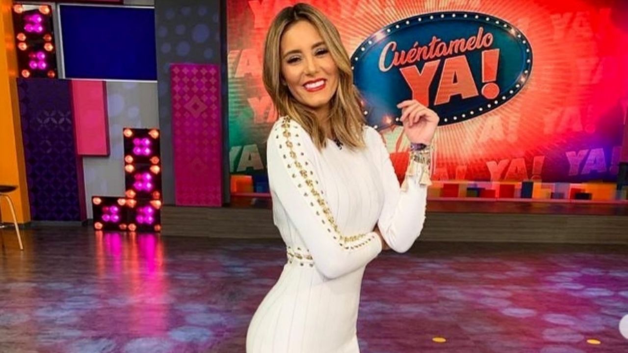 Bárbara Islas reta la censura de Instagram y lo enseña todo en descarado bikini rojo
