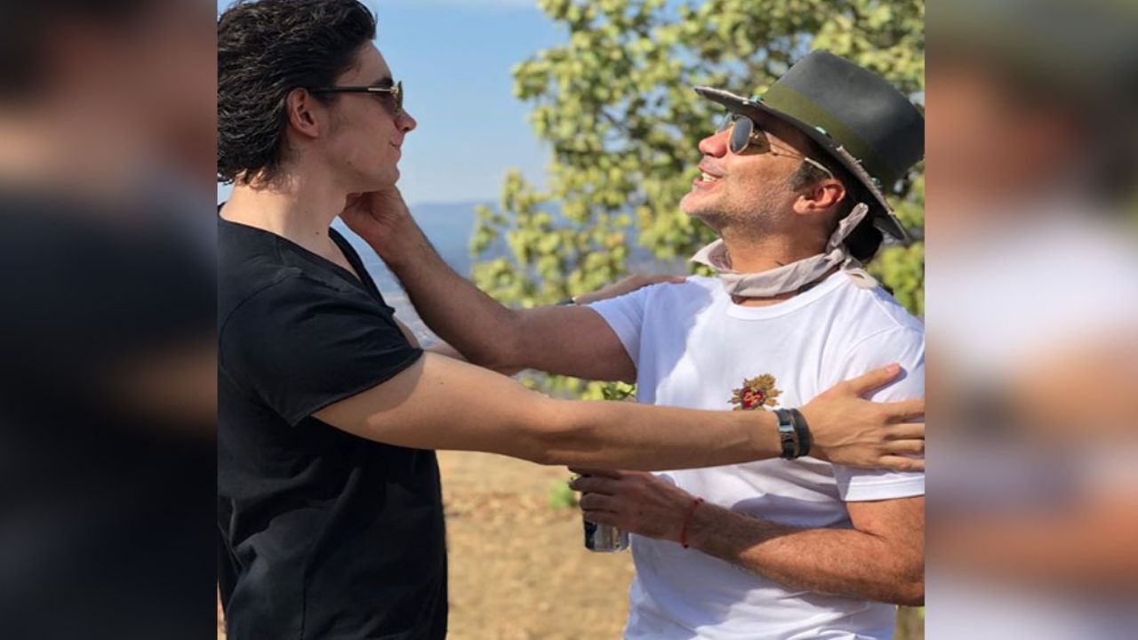 ‘El Potrillo’ usa sus eternos encantos para apoyar la música de Alex Fernández