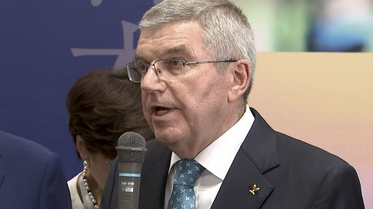 Que siempre sí: COI abrirá conversaciones sobre protestas en Olímpicos