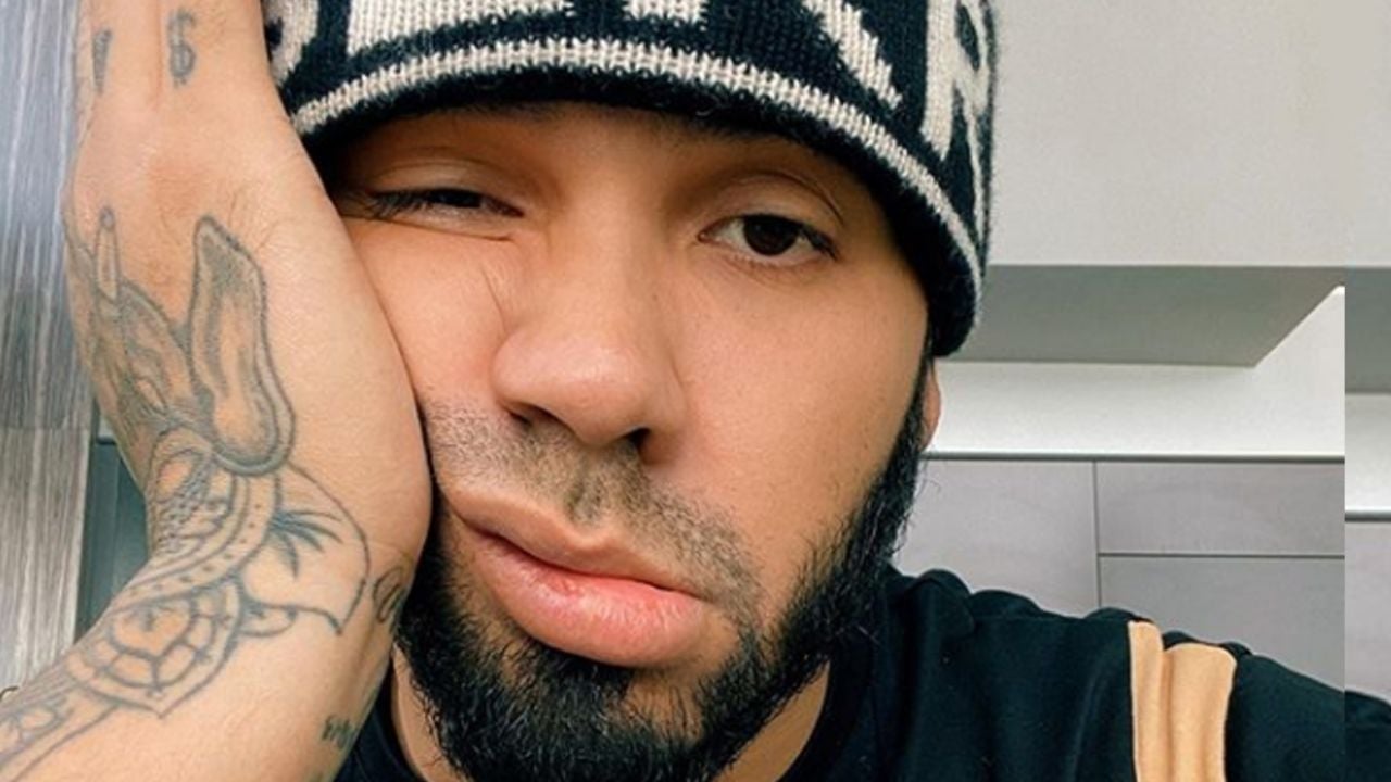 Tunden a Anuel AA en redes por compartir FOTOS con su dinero: “Que se compre humildad”