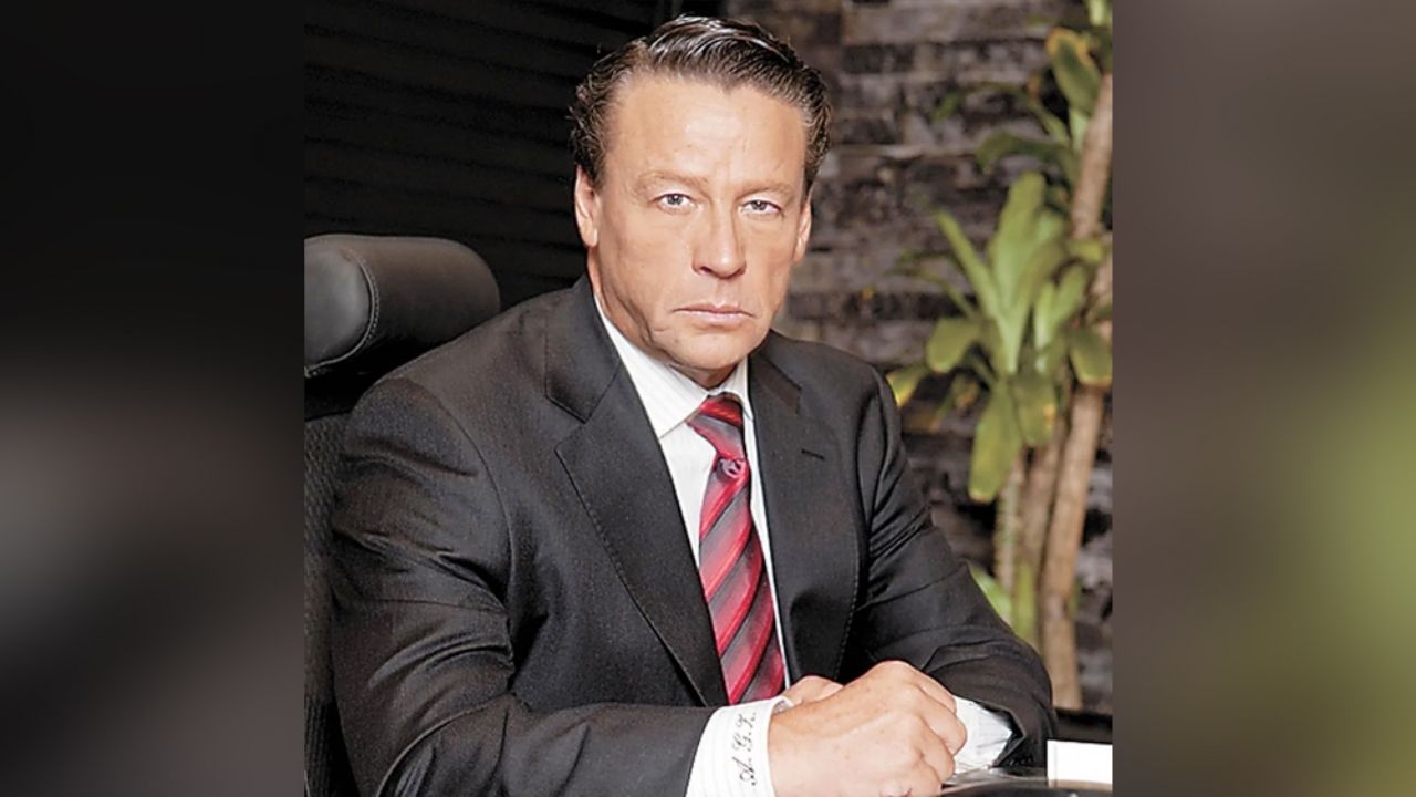 Alfredo Adame amenaza a joven que dice haber tenido relaciones con Américo Garza: “Irás a la cárcel”