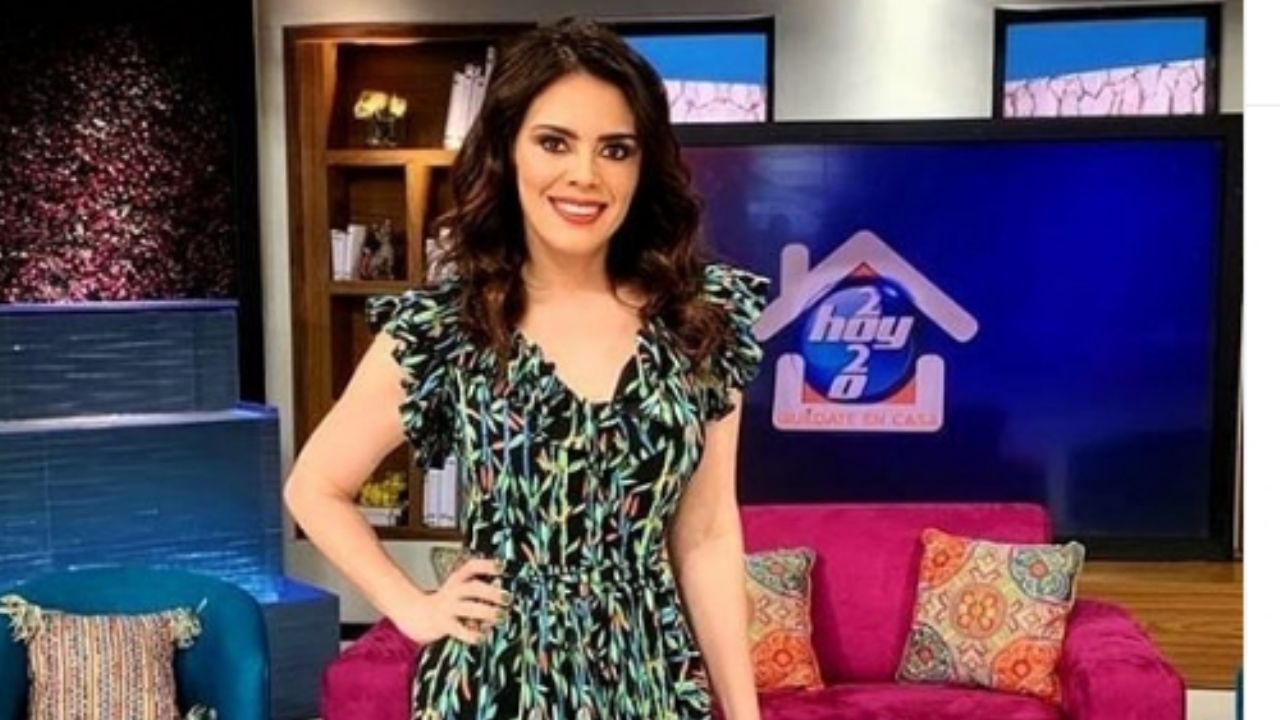 Sofía Villalobos ‘calienta’ ‘Hoy’ al presumir sus caderas en apretada faldita: “Perrísima”