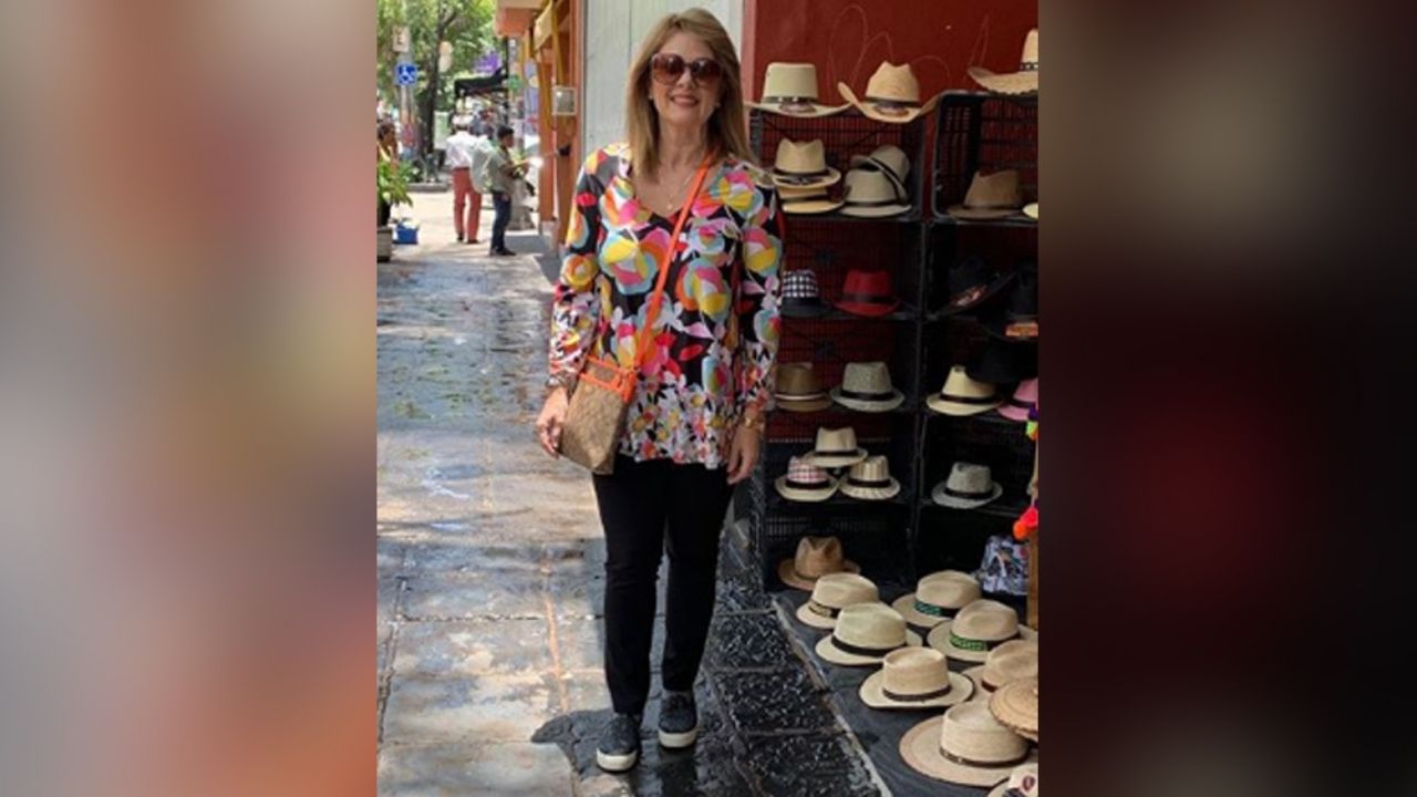 Érika Buenfil enloquece a todo Instagram en ropa interior y medias de red
