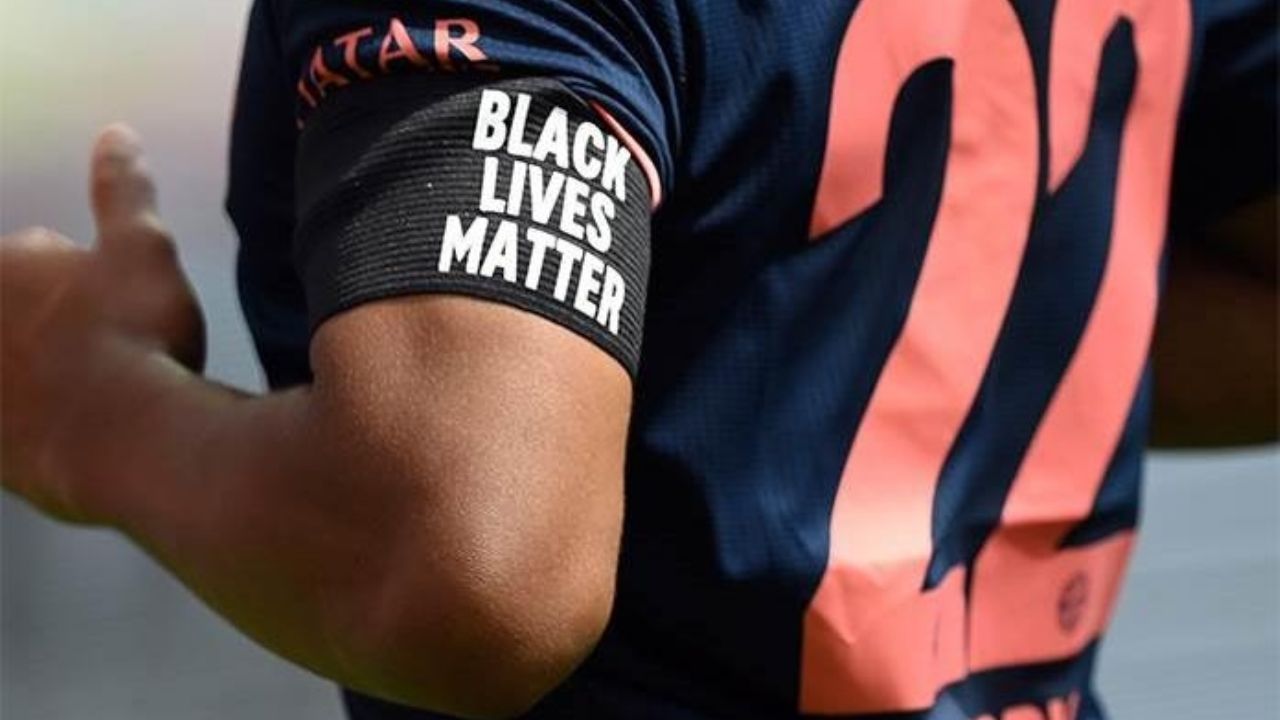La Premier League se une a protesta racial en sus uniformes