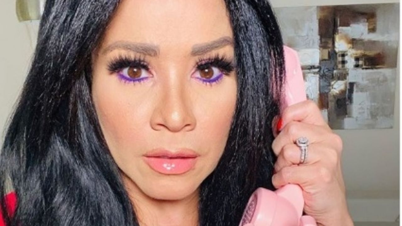 Carolina Sandoval arremete contra los que se escandalizan de sus escotes: “¿Y los hombres?”