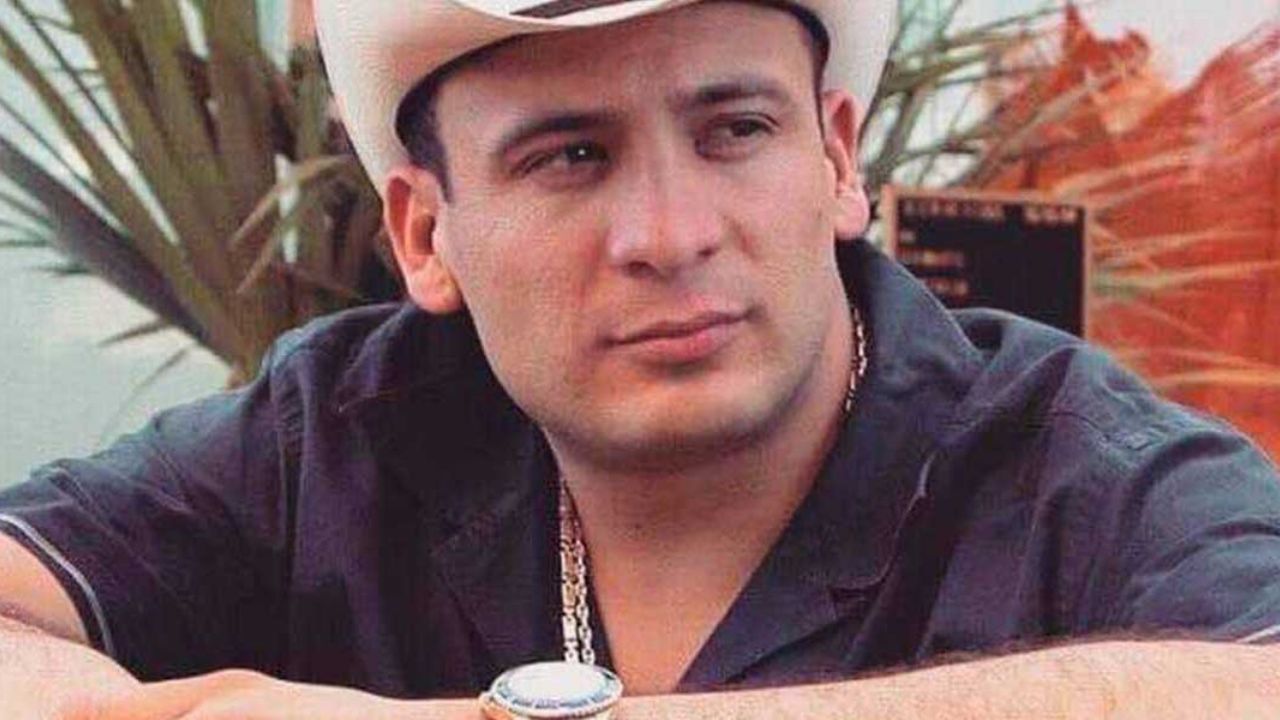 Valentín Elizalde combate al Covid-19: Diseñan mascarillas con imagen del ‘Gallo de Oro’