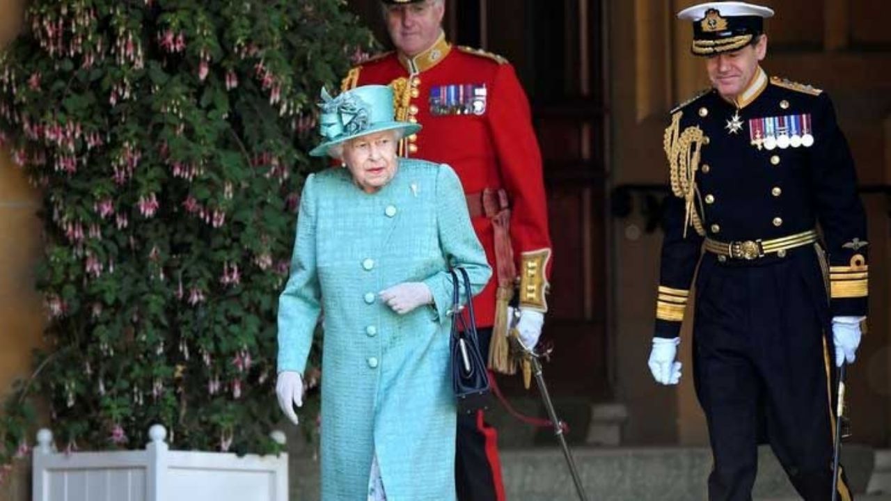 Reina Isabel II: Sin público y sin su familia, así celebró su cumpleaños 94