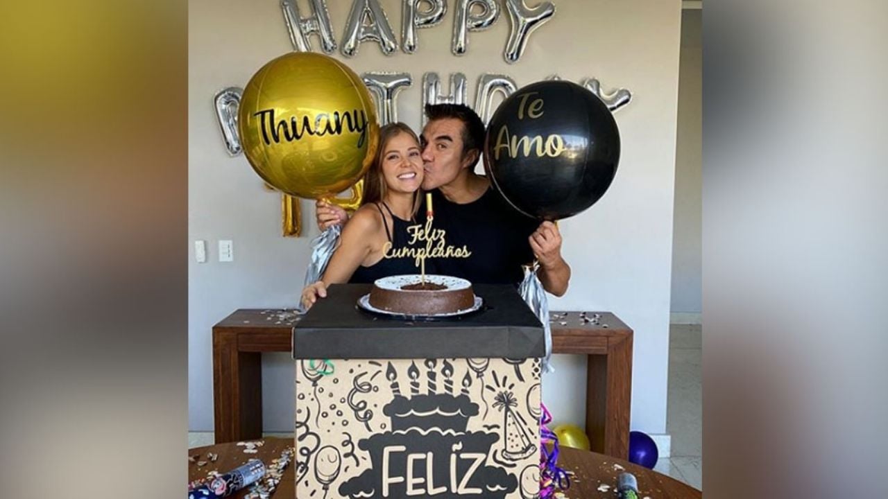 De esta romántica forma, Adrián Uribe festeja el cumpleaños de Thuany Martins