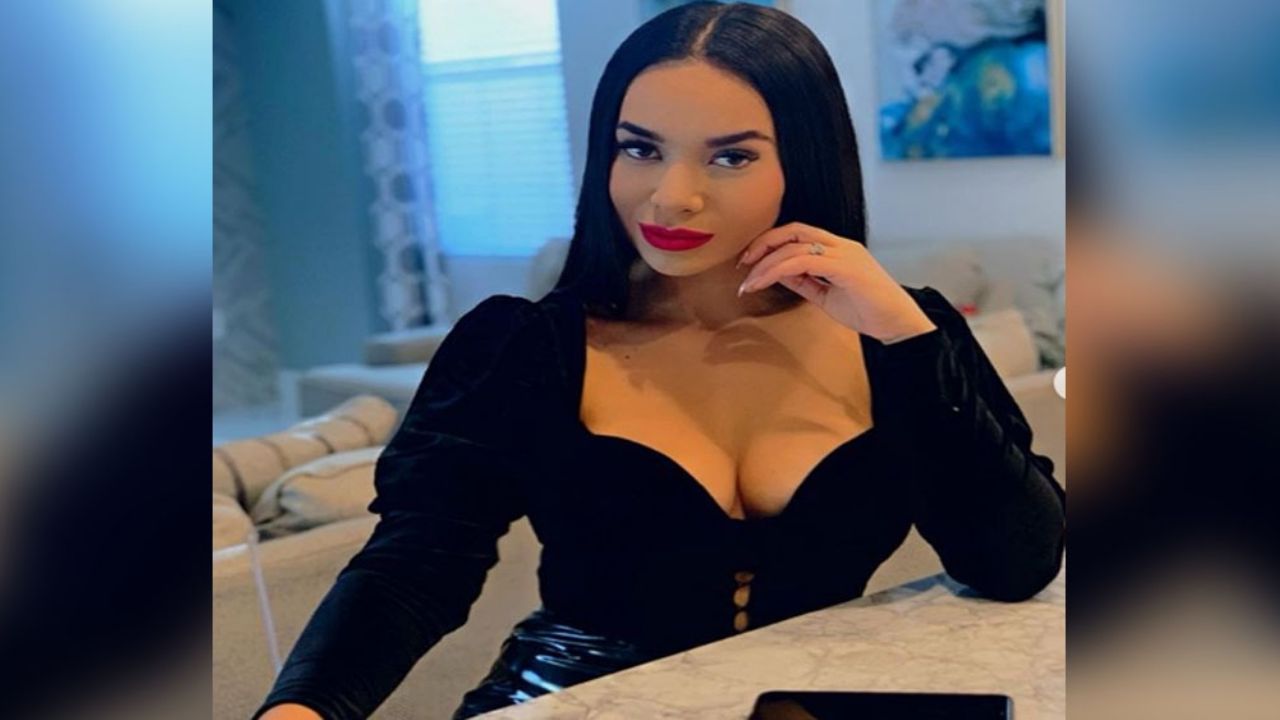 Zarelea Figueroa presume su cuerpazo en descarado short “cachetero” blanco