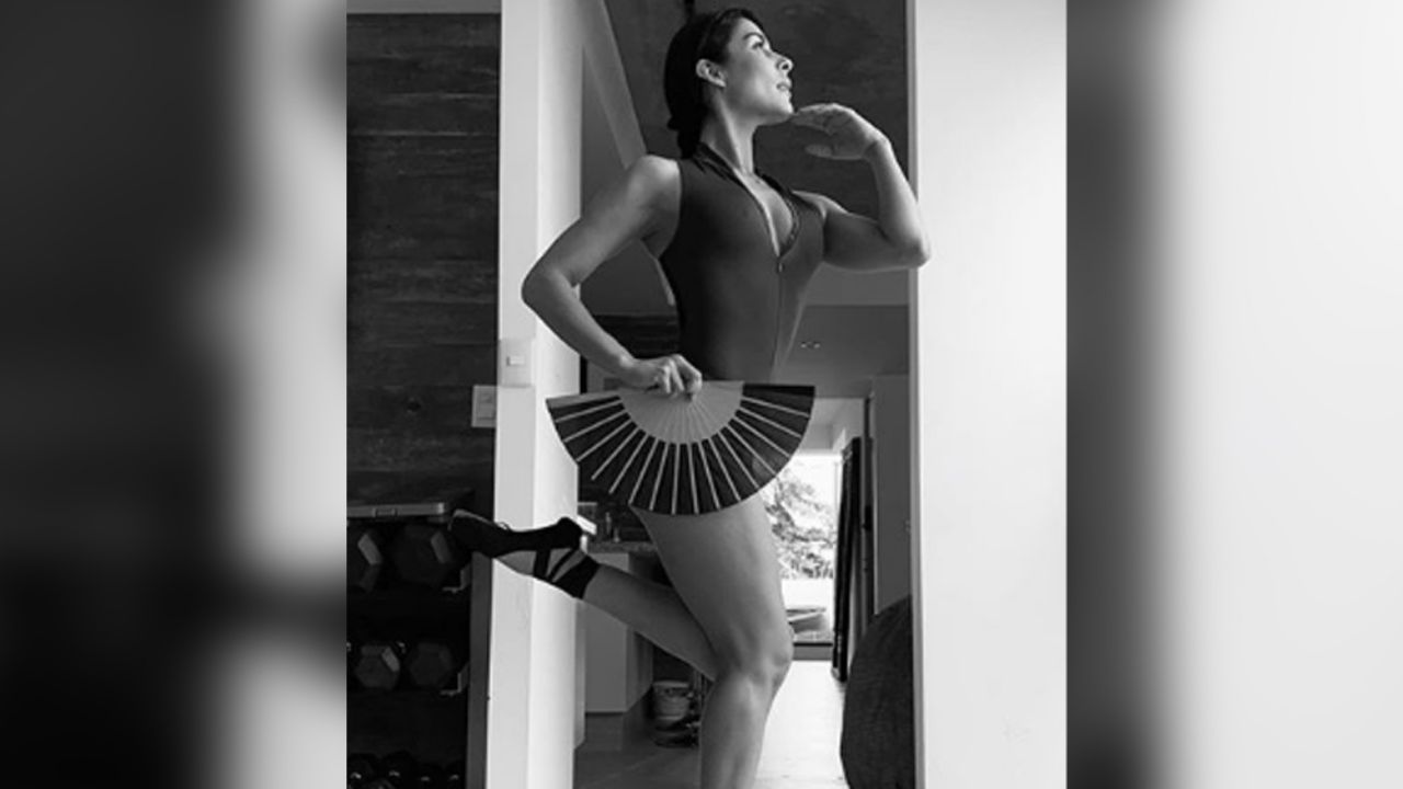 María León lo enseña todo en Instagram con ardiente baile en el tubo: “Chiquitita”