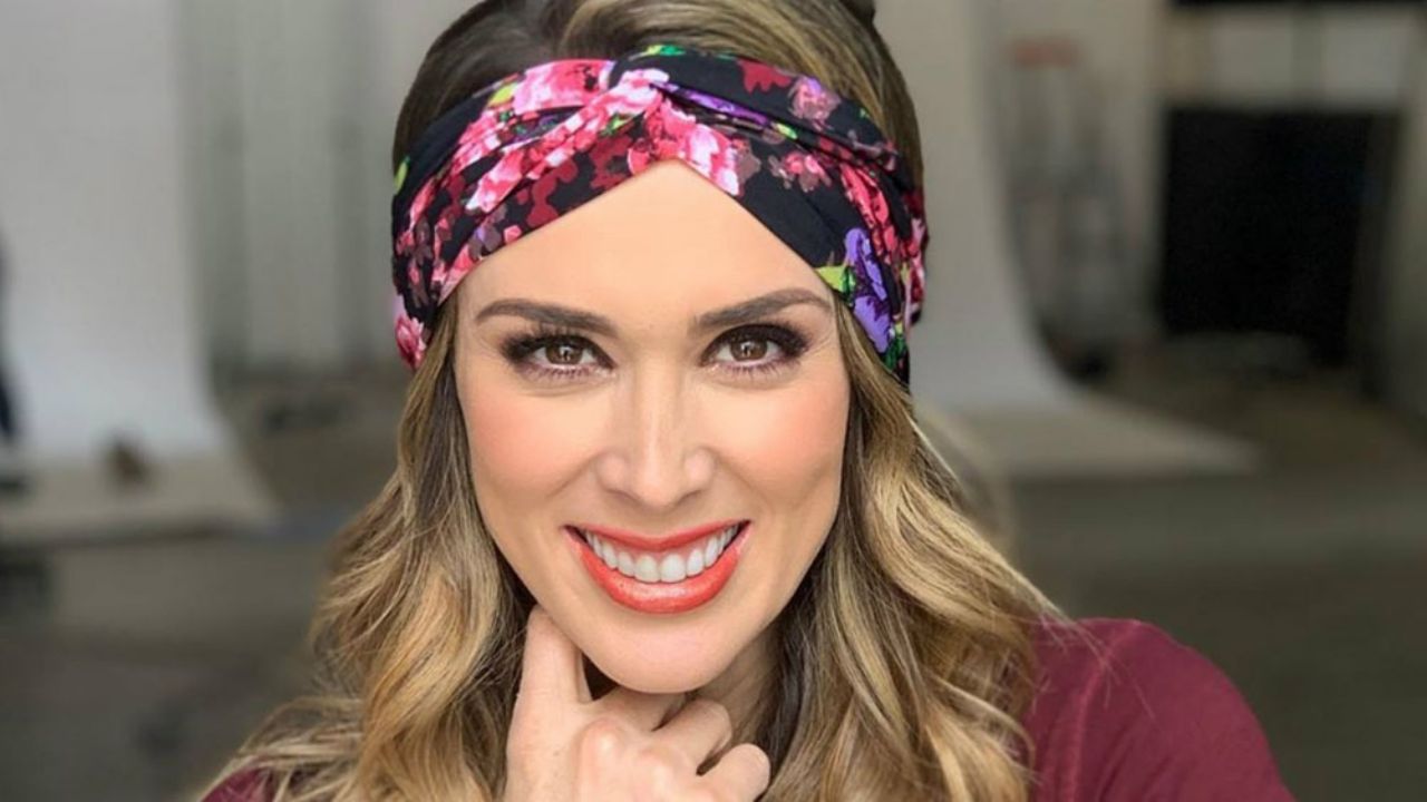 Jacky Bracamontes es interrumpida por su hija en entrevista y reacciona de esta forma