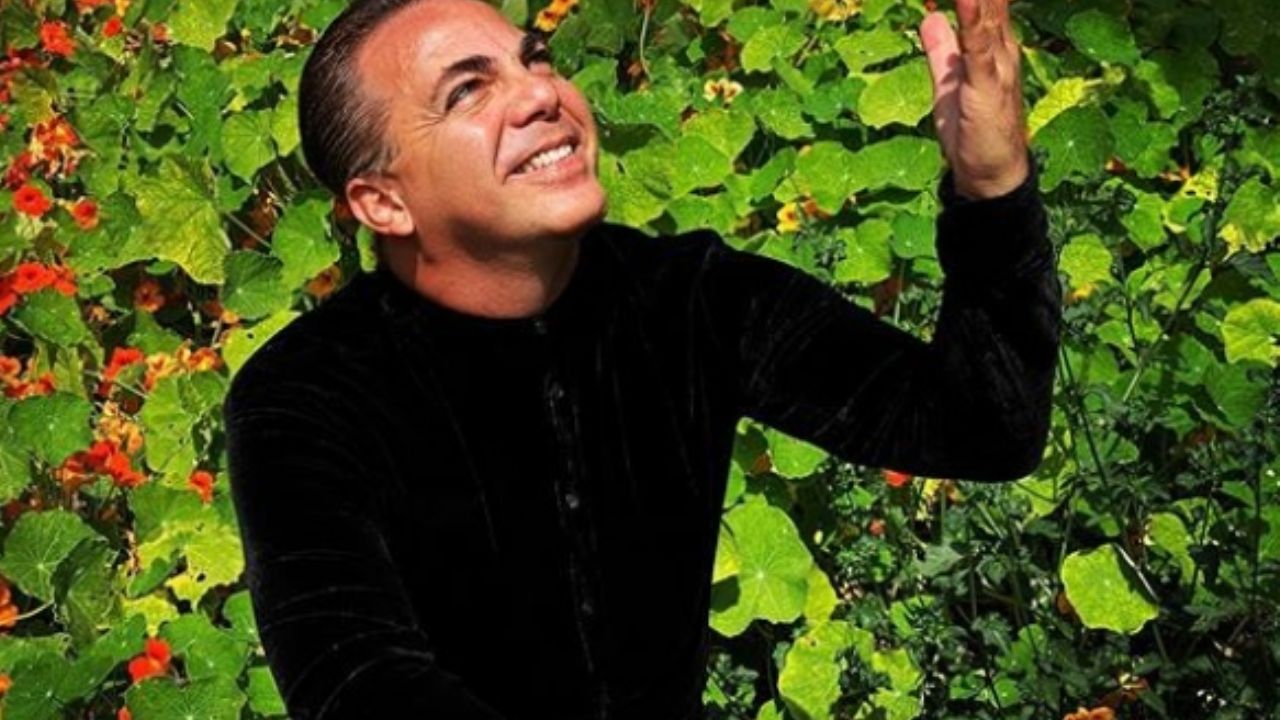 ¿Deja la música? Aún dolido por su abuela, Cristian Castro revela que podría debutar en el cine