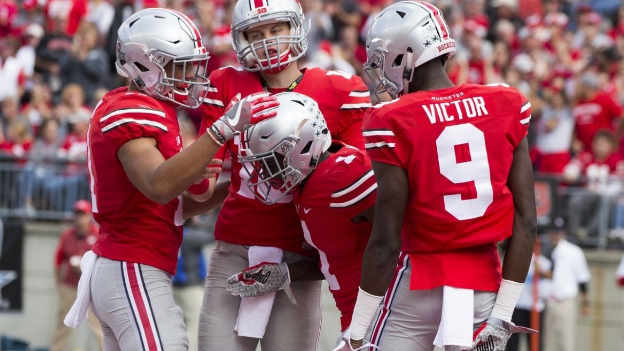 Jugadores de Buckeyes firman cartas reconociendo riesgos de entrenar