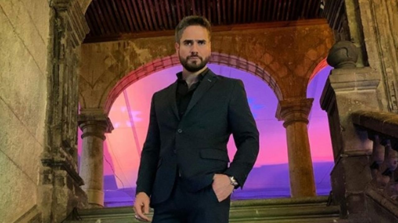 Galán de Televisa revela que casi lo ‘corren’ de telenovela por una “estupidez”