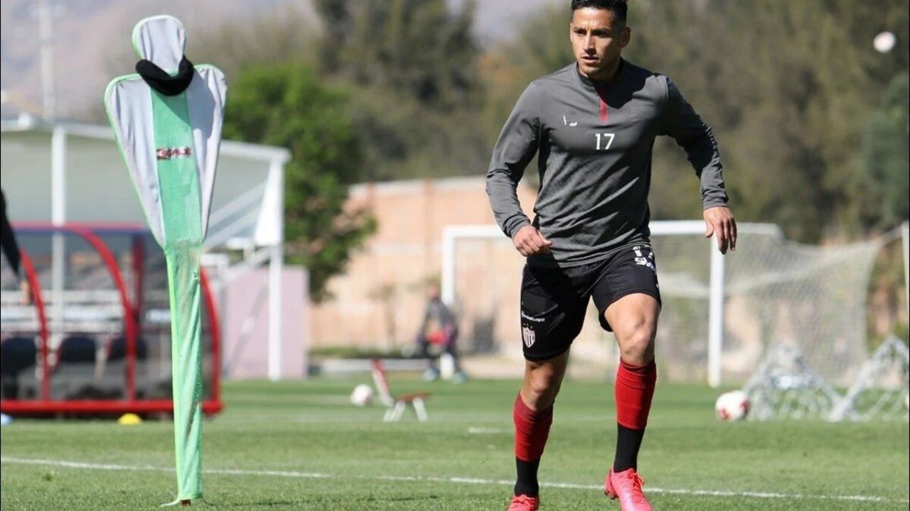 El Necaxa borra a su patrocinador en el regreso a los entrenamientos