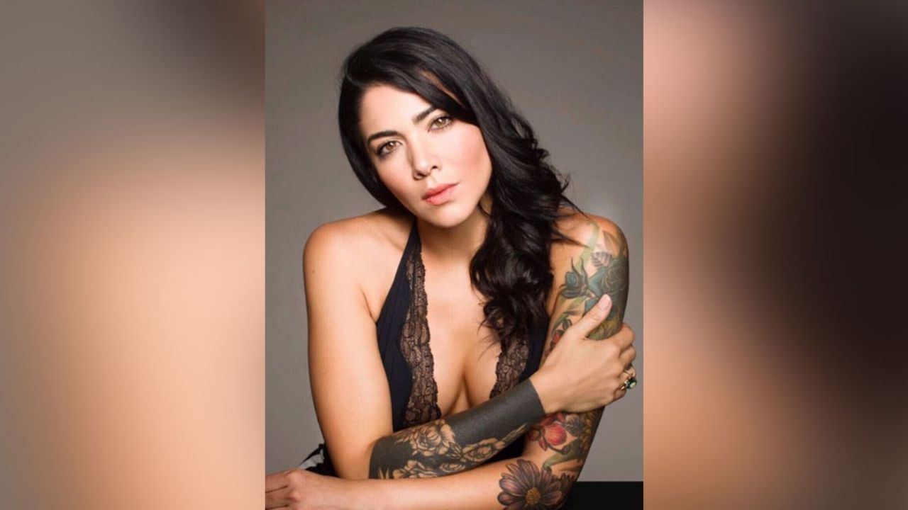 ¡Qué calor! Érika Fernández deleita pupilas al asolear su trasero en diminuto bikini