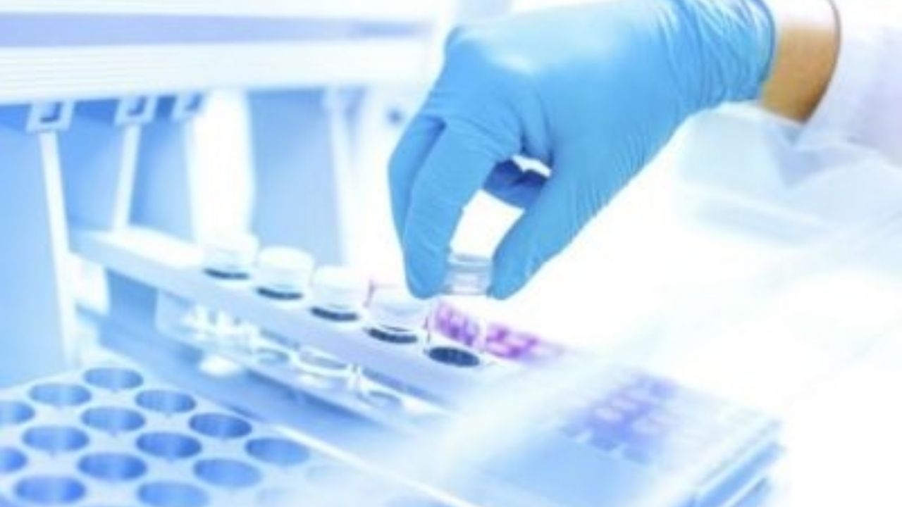 Ayuda Covid-19: España cuenta con más de 80 ensayos clínicos con fármacos