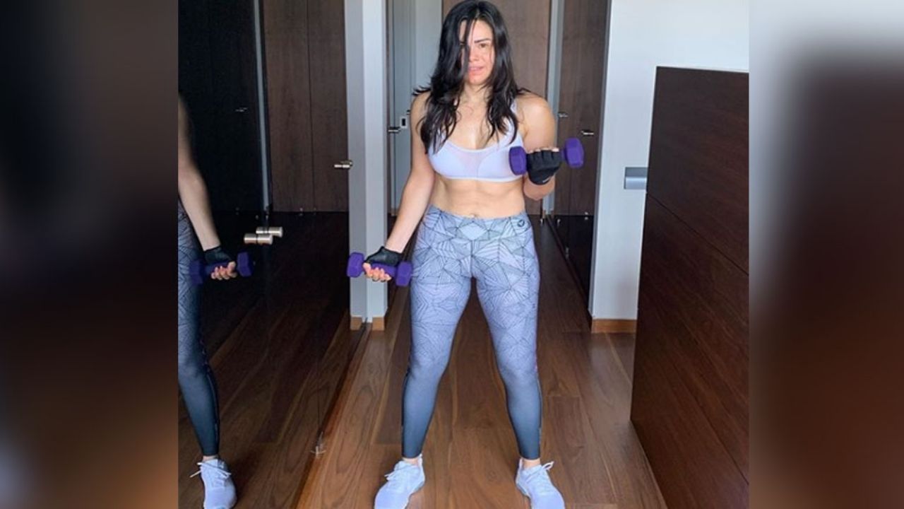 “Las tienes caídas”: Luz Elena González presume su cuerpazo y las críticas no esperan