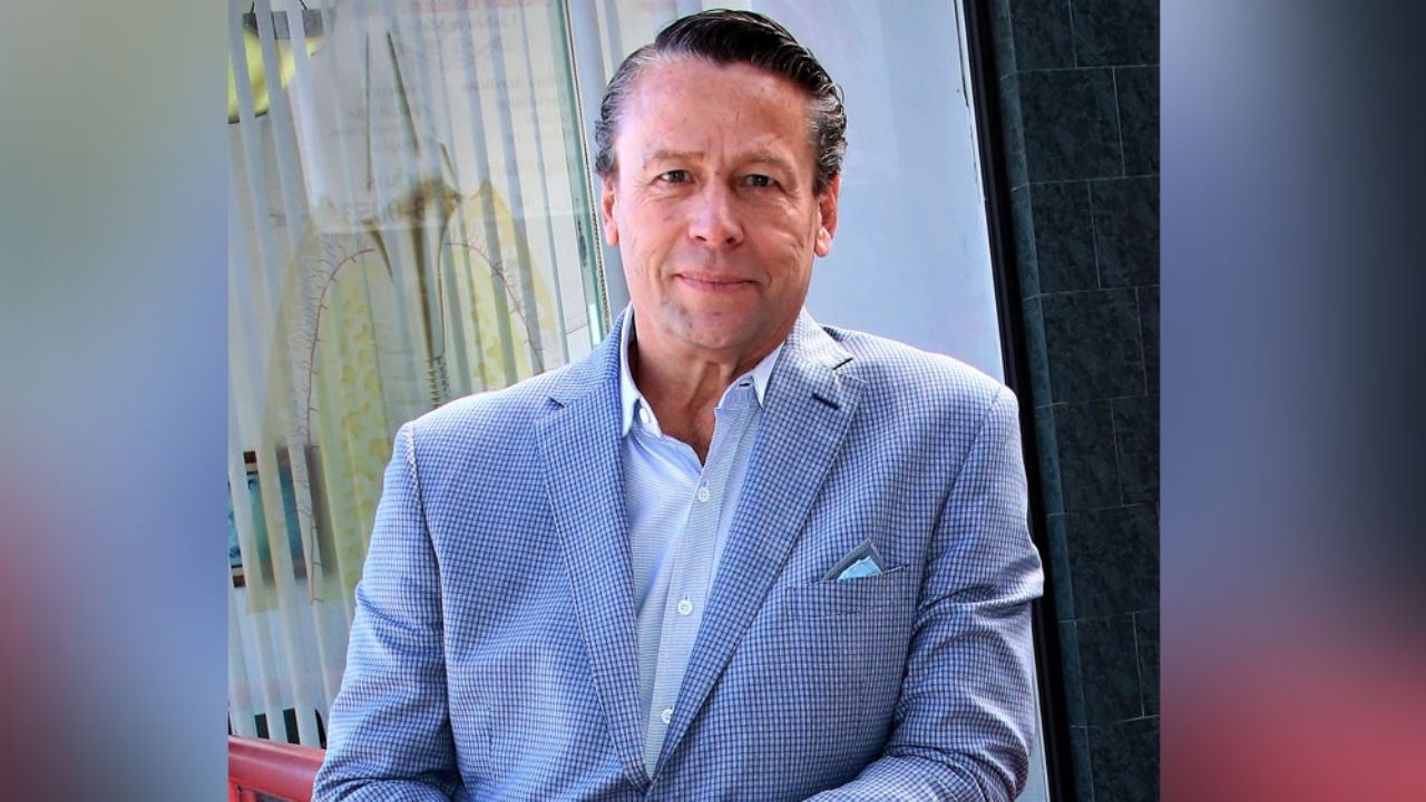 En medio de la polémica, Alfredo Adame festeja en familia su cumpleaños 62