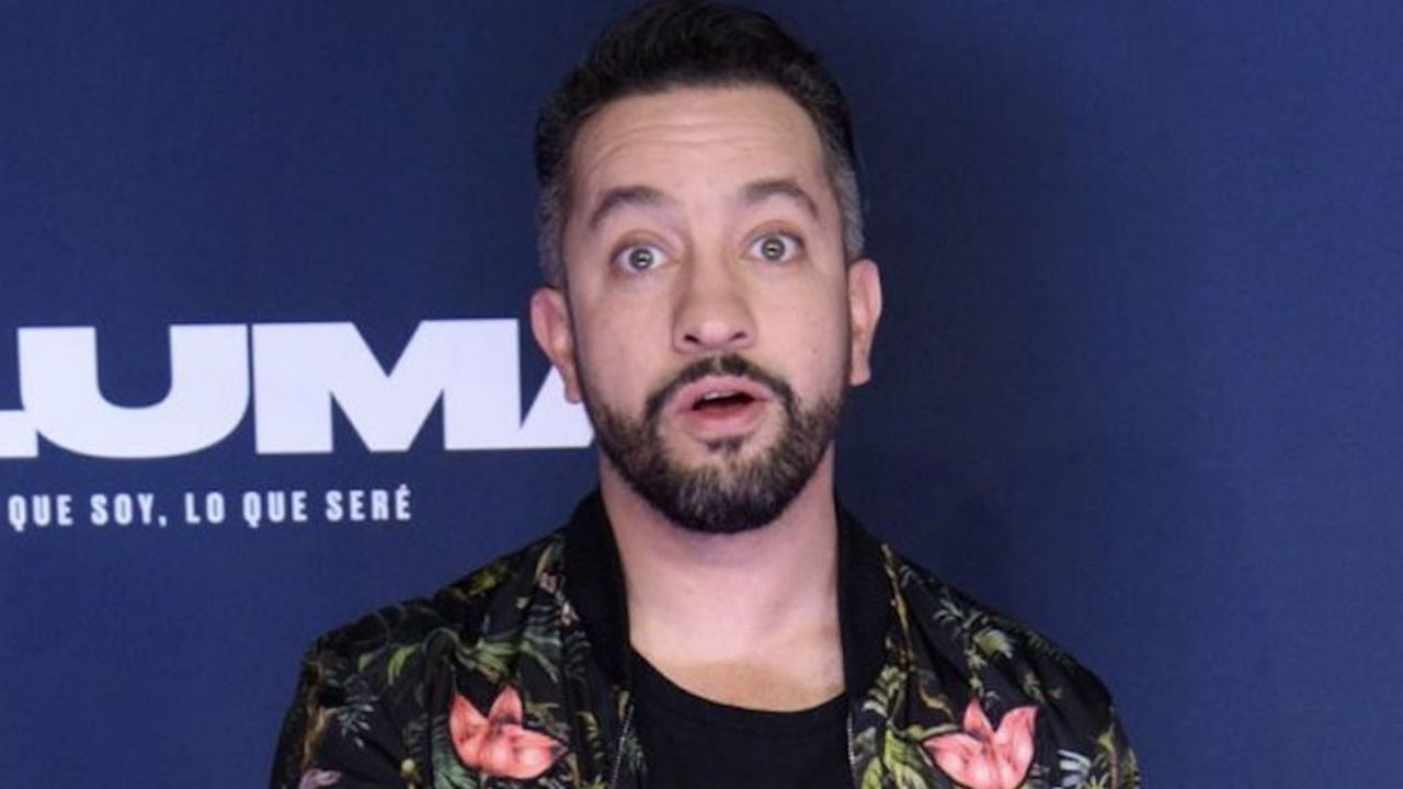 Destrozan Chumel Torres en Twitter por participar en foro sobre el racismo en México